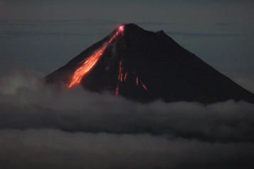 Arenal Volcano Eruption - December, 2005