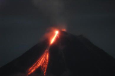 Arenal Eruption Photos May 22, 2005