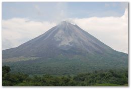 Arenal Volcano Eruption Journal - May 17th, Linda Vista del Norte