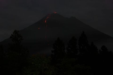 Arenal Volcano Eruption Journal - May 3rd, Observatory Lodge View