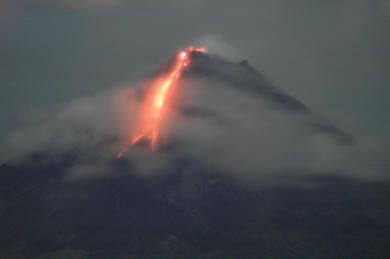 Arenal Eruption Photos May 22, 2005