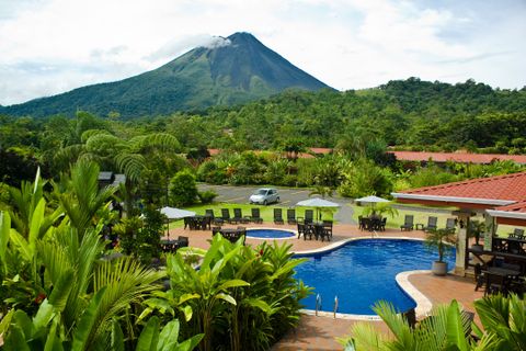 Volcano Lodge & Springs