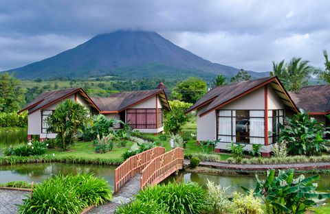 Arenal - Hotel Montana de Fuego facing the Volcano