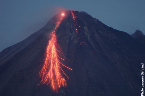 Arenal Volcano Eruption - April 20, 2006