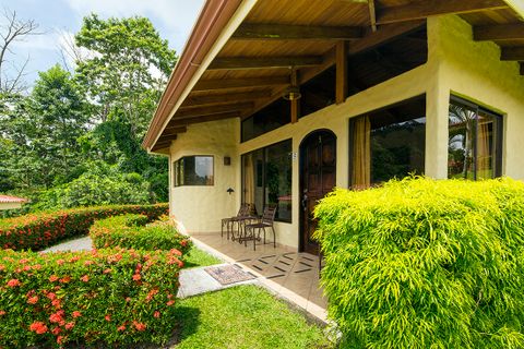 Arenal Hotels - Arenal Volcano Inn, Costa Rica