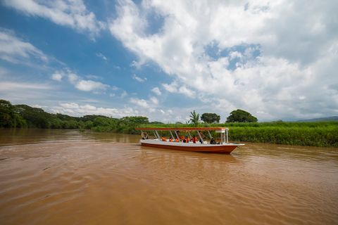 Transport Central Pacific Beaches & Crocodile Tour