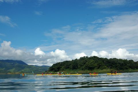 Kayaking Lake Arenal