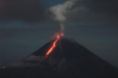 Arenal Eruption Photos May 22, 2005