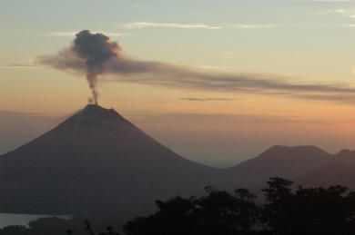 Arenal Eruption May 15, 2005 Photos