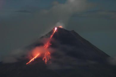 Arenal Eruption Photos May 22, 2005