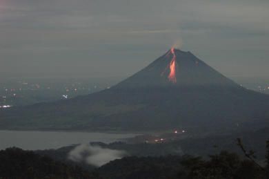 Arenal Eruption Photos June 22, 2005