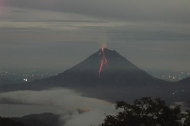 Arenal Eruption Photos June 22, 2005