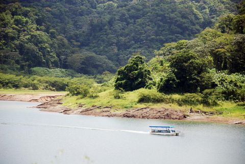 Taxi-Boat-Taxi Arenal to Monteverde